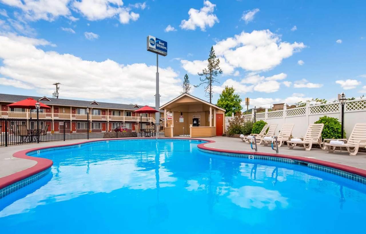 Best Western Garden Villa Inn Роузберг Экстерьер фото