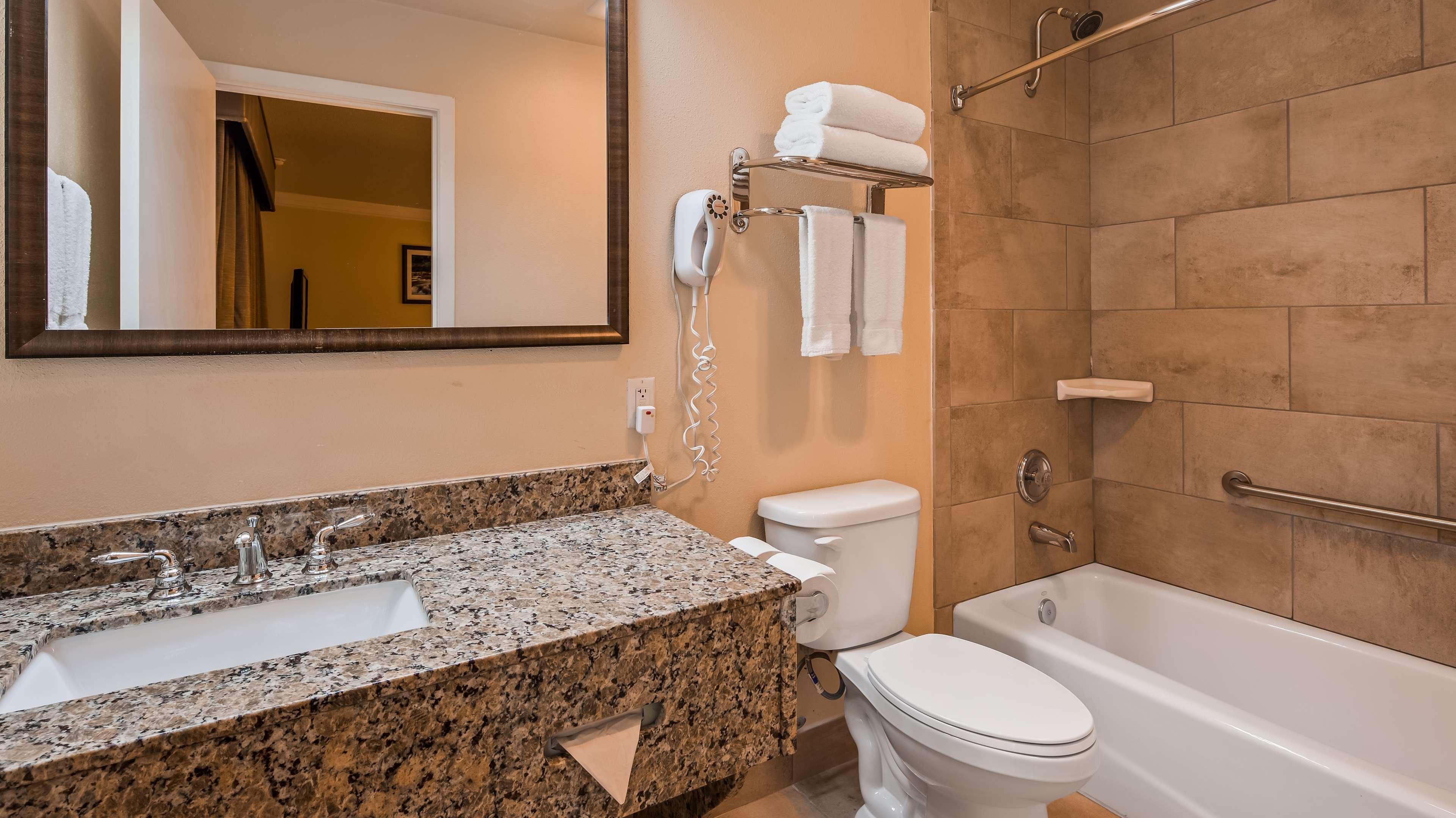 Best Western Garden Villa Inn Роузберг Экстерьер фото