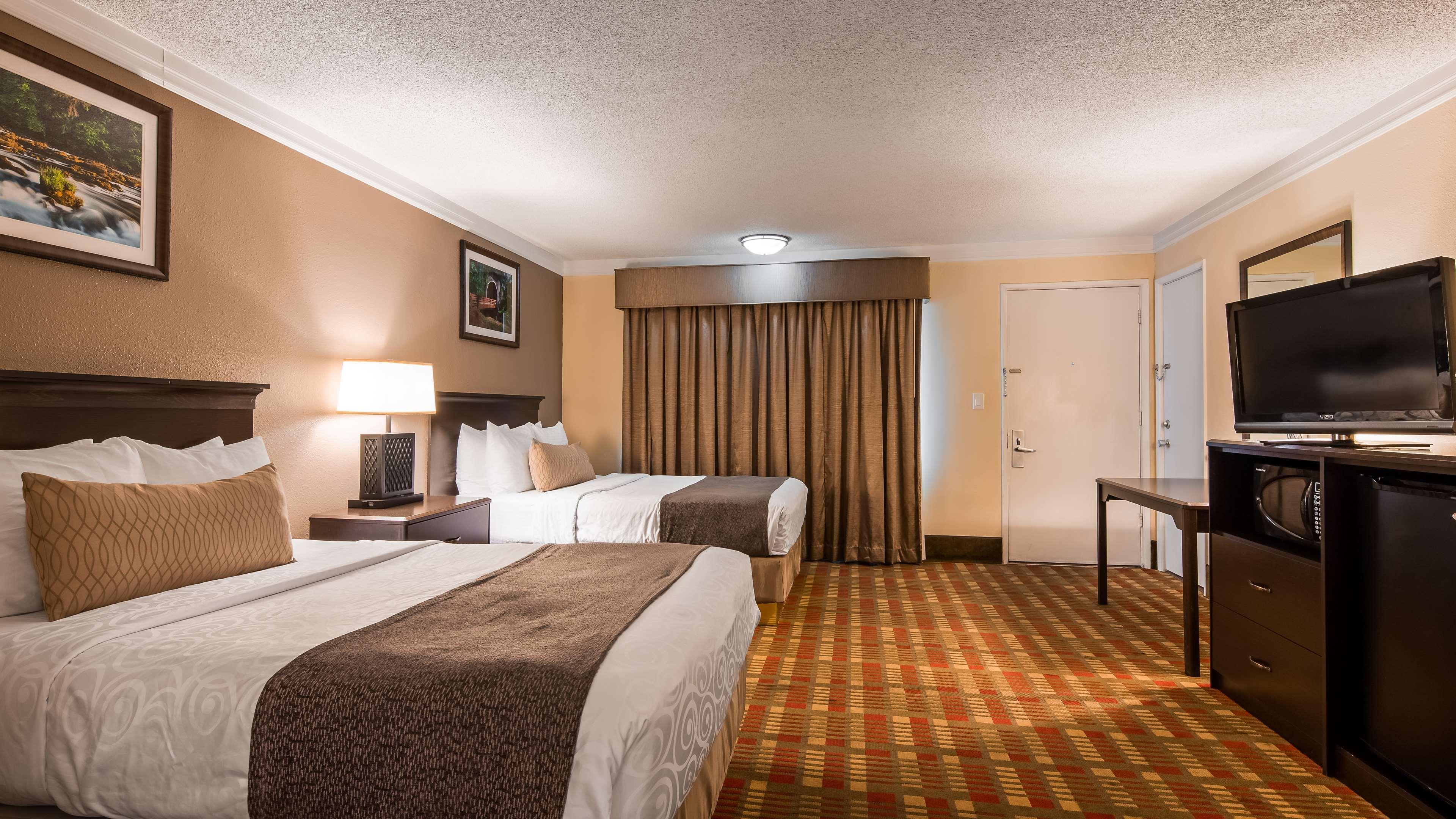 Best Western Garden Villa Inn Роузберг Экстерьер фото