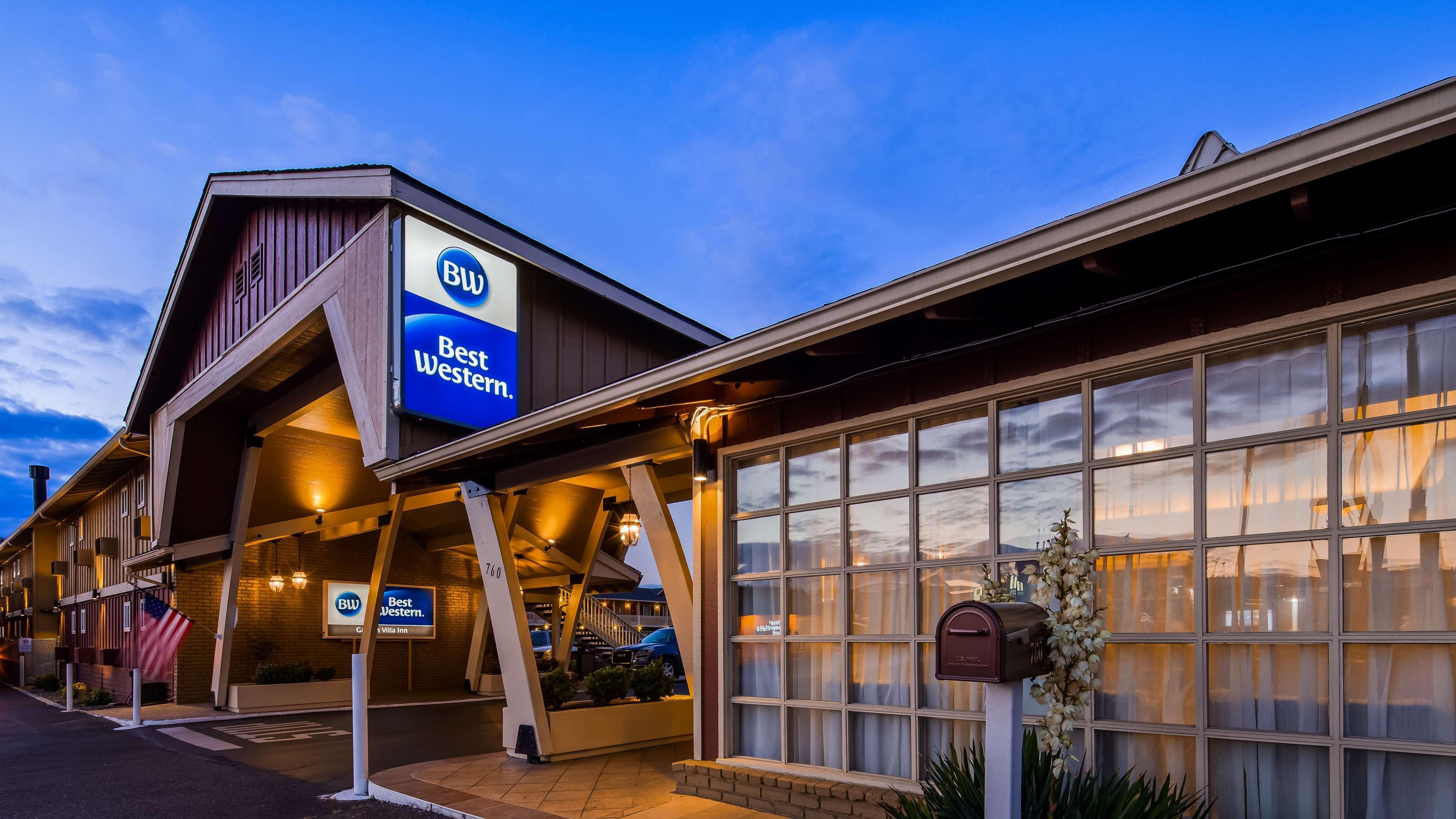 Best Western Garden Villa Inn Роузберг Экстерьер фото