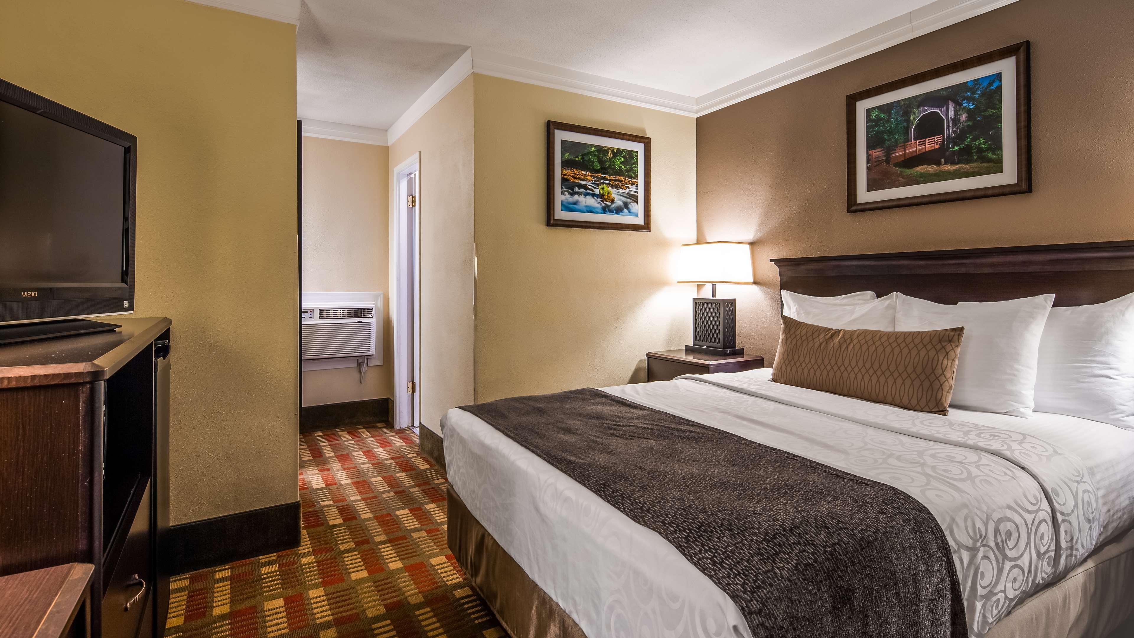 Best Western Garden Villa Inn Роузберг Экстерьер фото
