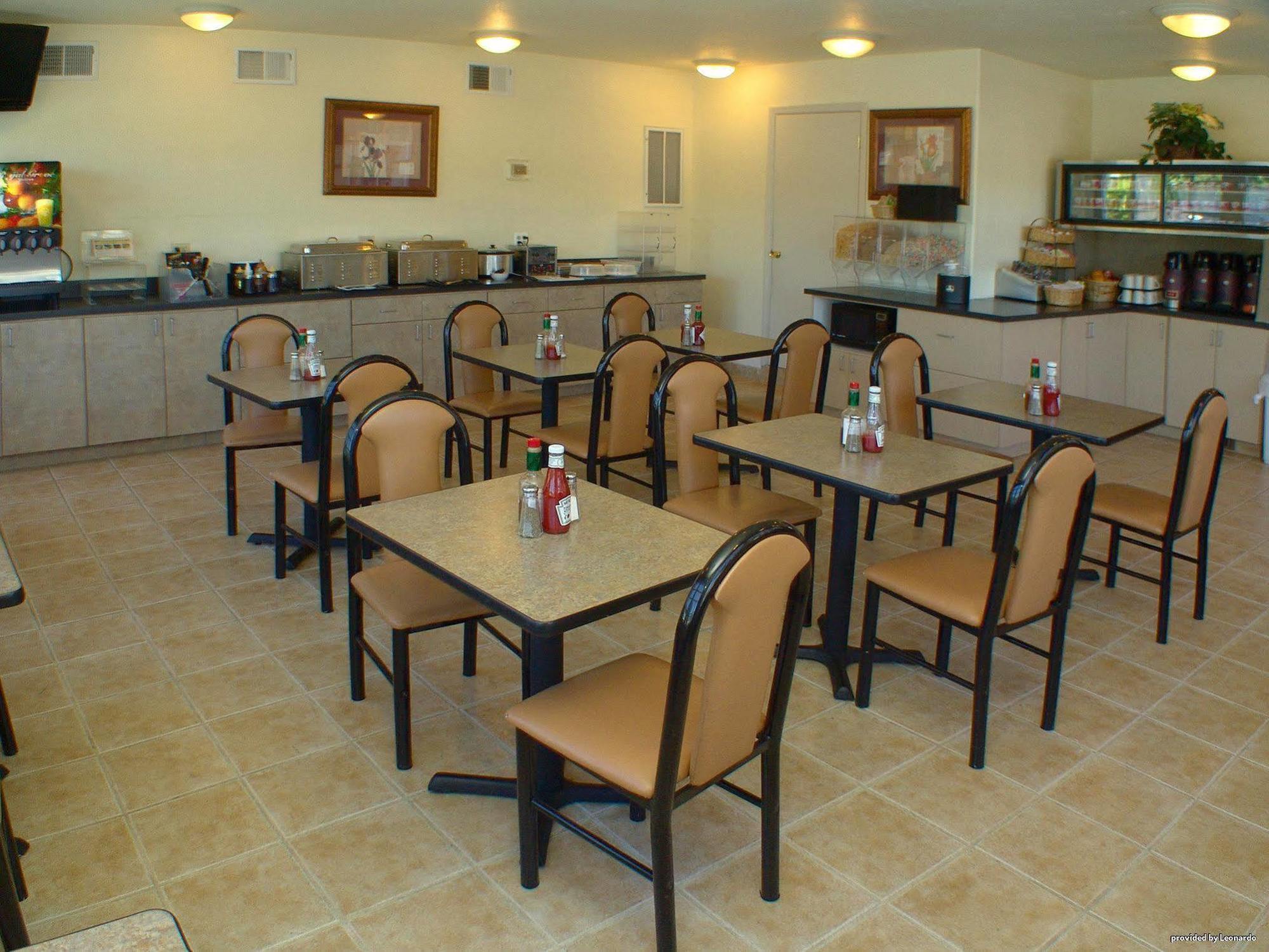 Best Western Garden Villa Inn Роузберг Ресторан фото